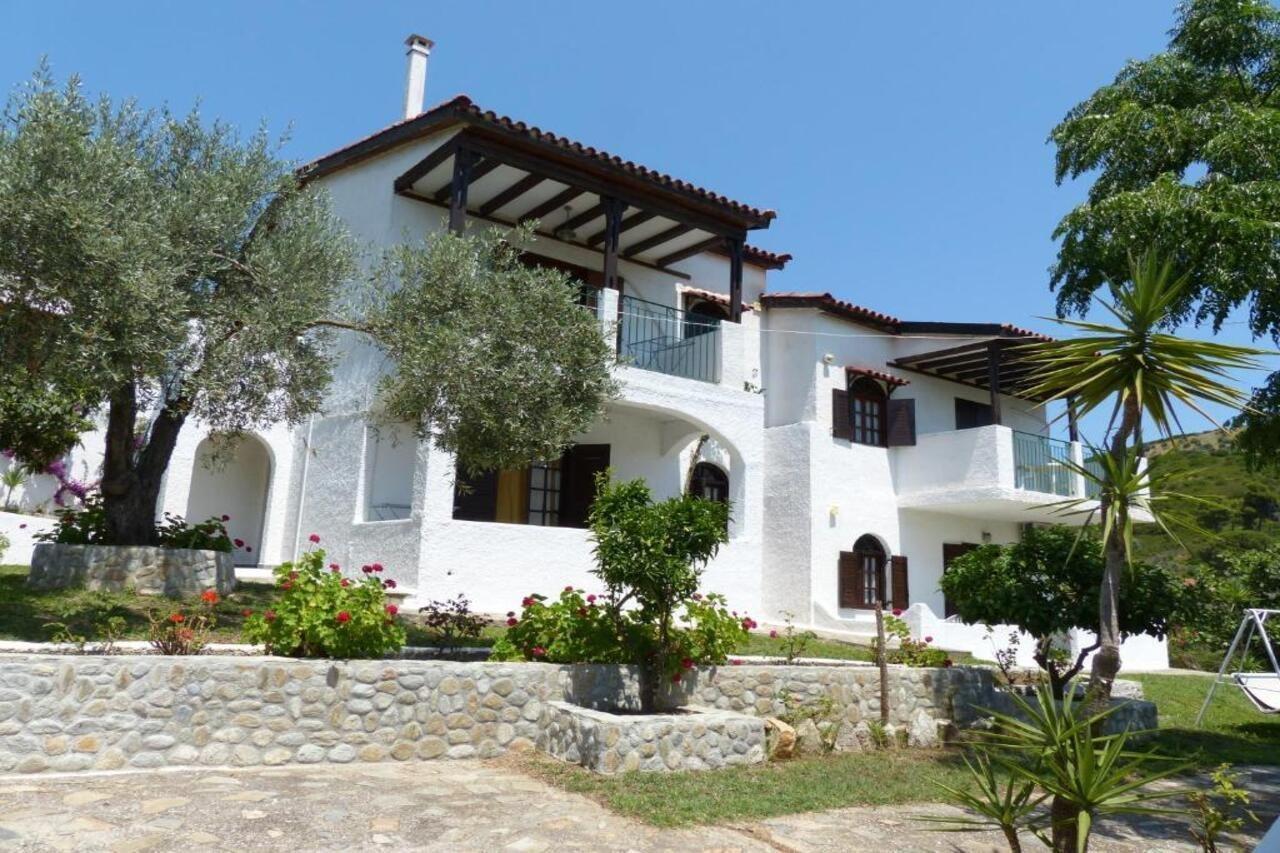 Katerina Apartments Troulos Bagian luar foto