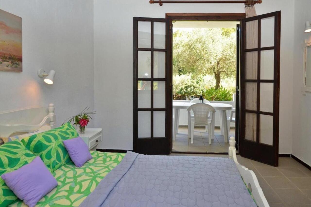 Katerina Apartments Troulos Bagian luar foto
