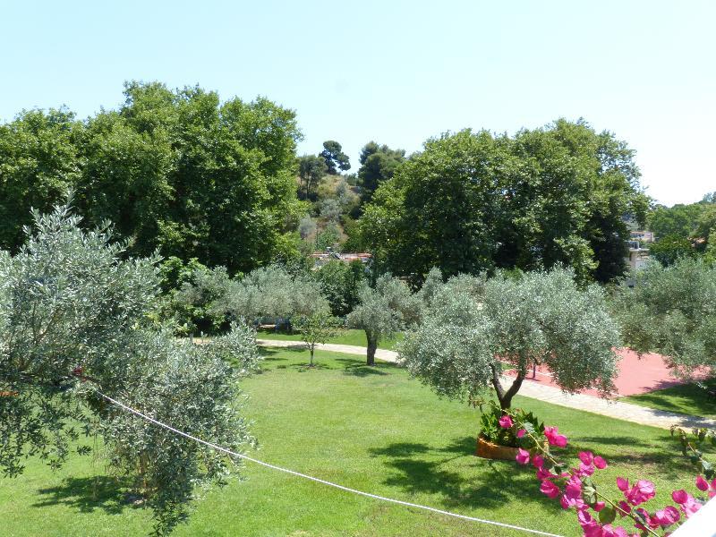 Katerina Apartments Troulos Bagian luar foto